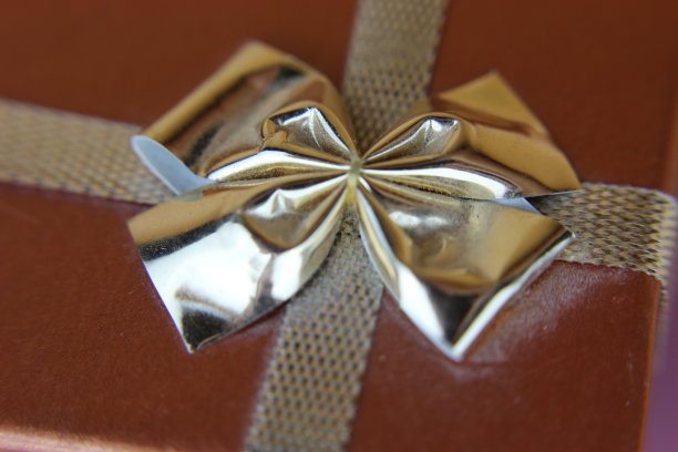 礼物鞠躬孤立的细节关闭的礼物图片下载