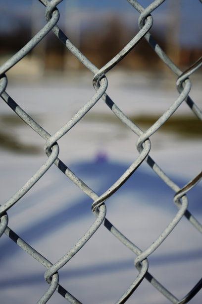 一个金属栅栏图片下载