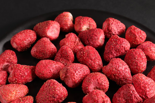 脱水草莓。冻干草莓片图片下载