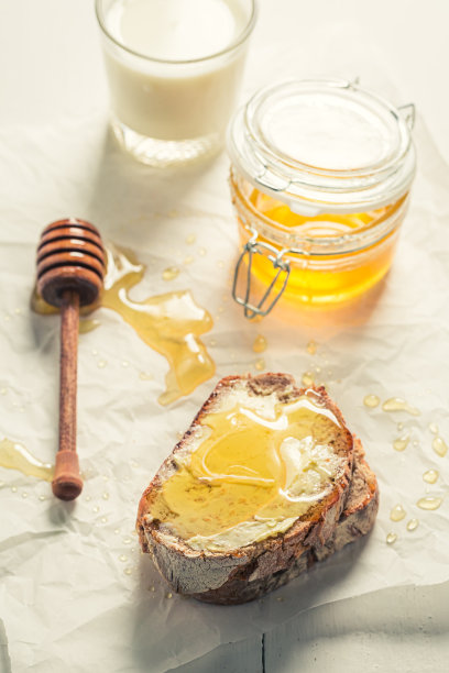 用全麦面包做的自制蜂蜜三明治图片下载