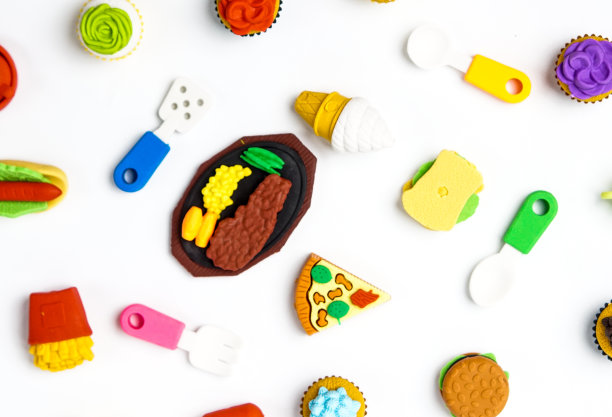 查看微型玩具厨房用具和食品图片下载