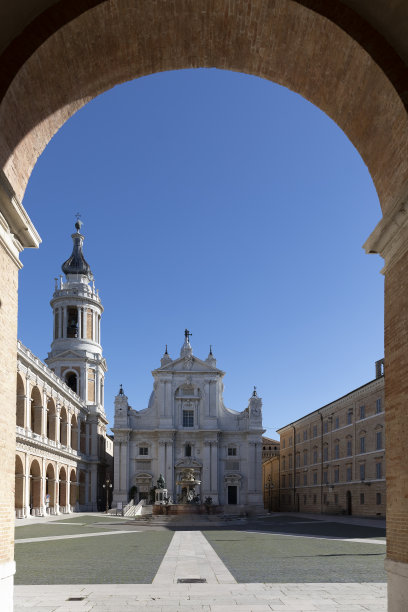 圣母广场，圣屋大教堂，洛雷托镇，意大利图片下载