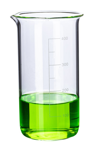 玻璃器皿与液体实验室分析隔离白色图片下载