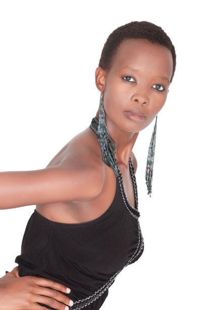 穿着休闲装的非洲妇女图片下载