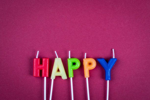 快乐。满意、幸福、祝愿和庆祝的理念图片下载