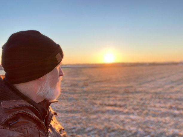 滴在鼻子下图片下载