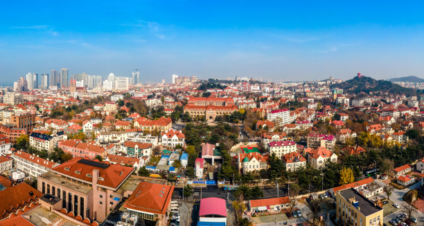 航拍青岛西部旧城及欧式建筑景观图片下载