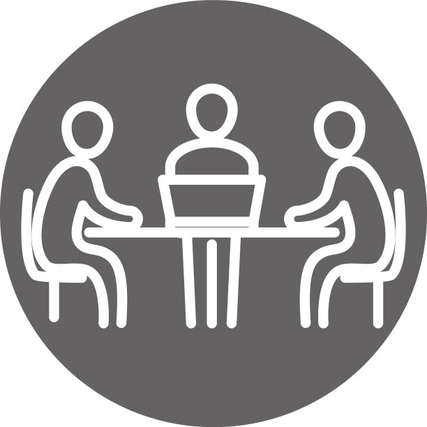 用笔记本电脑和同事一起工作图片下载