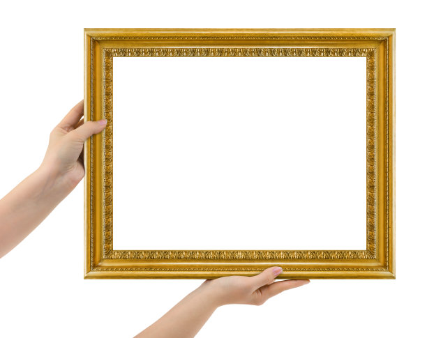 手里拿着木制的画框图片下载