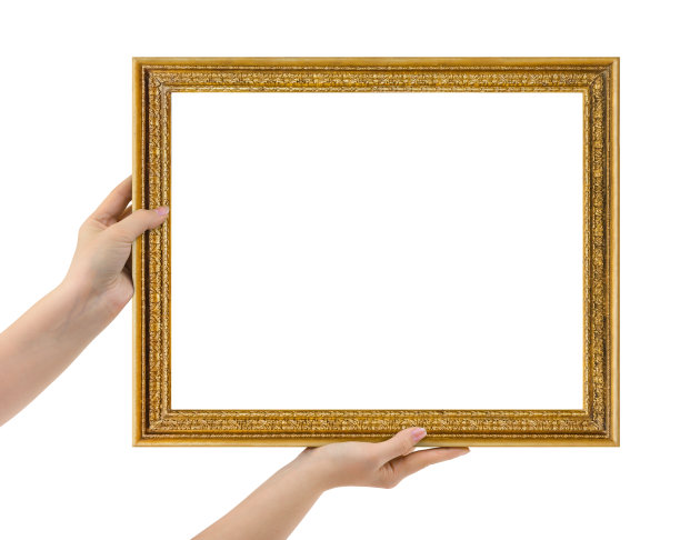 手里拿着木制的画框图片下载