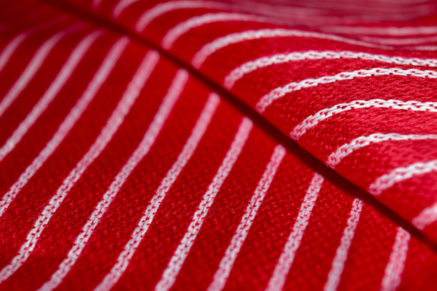 红色纺织品与白色纹理独特的照片图片下载