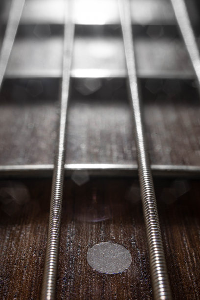 低音吉他指板的特写图片下载