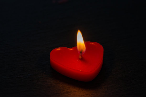 寂寞的心俱乐部图片下载