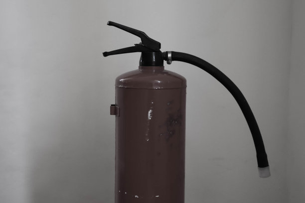 灭火器褪色的彩色图片。图片下载