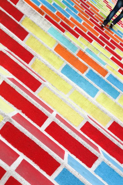 法国里昂Croix Rousse的彩色楼梯图片下载