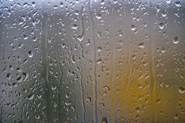 下雨天的窗户玻璃图片下载