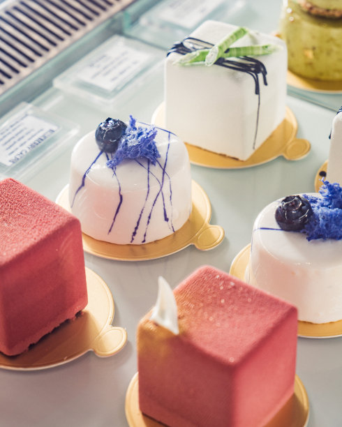 精致优雅的短蛋糕甜点图片下载