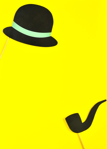 彩色背景上的纸质照片道具。父亲节的概念。图片下载