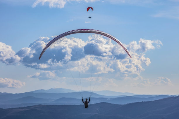 在云端相遇图片下载