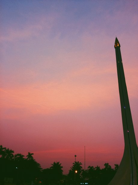 TMII Pancasila火纪念碑，统一民族文化纪念碑图片下载