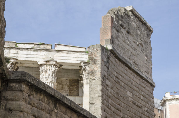 在罗马中心的蒙蒂区散步图片下载