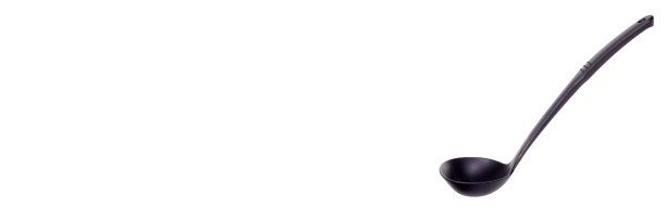 黑色塑料勺，厨房用具，孤立在白色背景上。图片下载