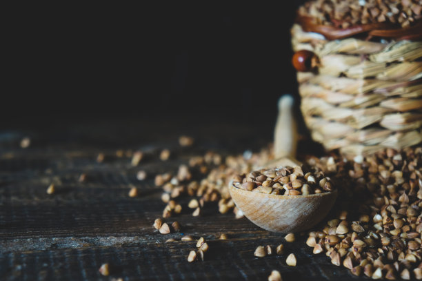 木勺里的生荞麦图片下载