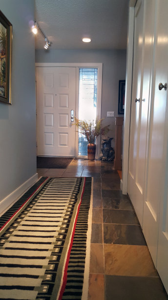 通往前门的手工制作的住宅大厅地毯图片下载