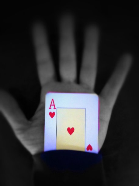 隐藏的王牌图片下载