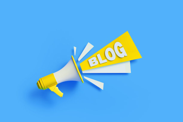 博客从黄色的扩音器在蓝色的背景图片下载