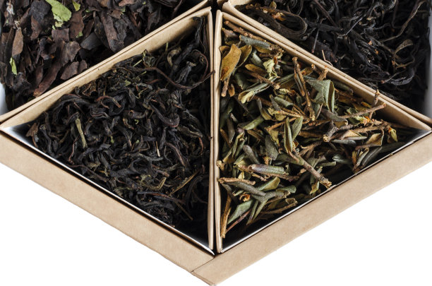 包装的天然草药茶近距离俯视图什锦茶图片下载