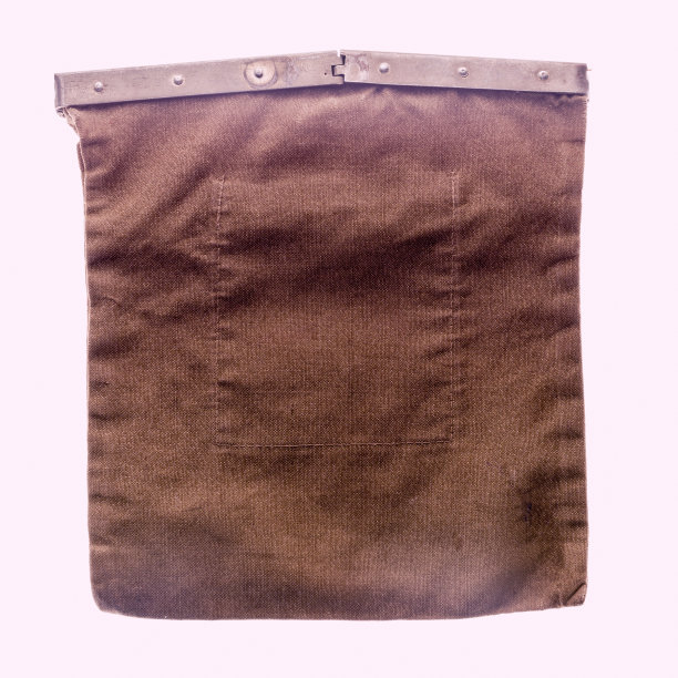 古董存款钱硬币袋孤立在白色图片下载