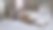 原木被雪覆盖图片下载