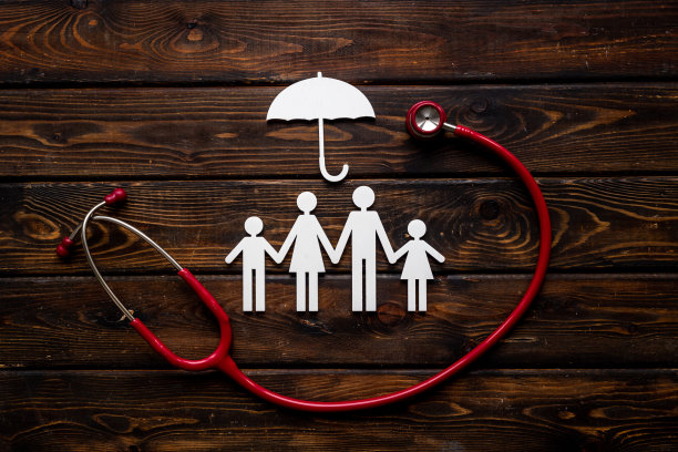 家庭图具有听诊器、保健和家庭医生的理念图片下载