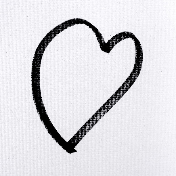 黑色油墨形状上的水彩纸纹理背景图片下载