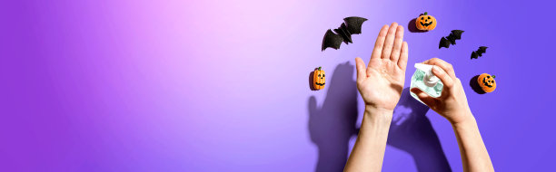 使用万圣节主题的消毒凝胶图片下载