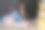 小女孩在抄写，坐在桌子上，学生在家里学习图片下载