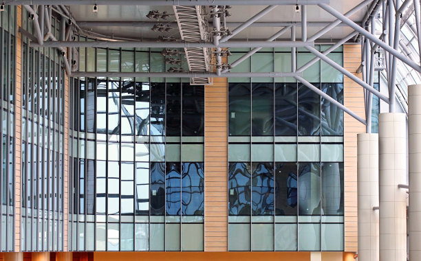 一个大型房间内部的超图形图片下载