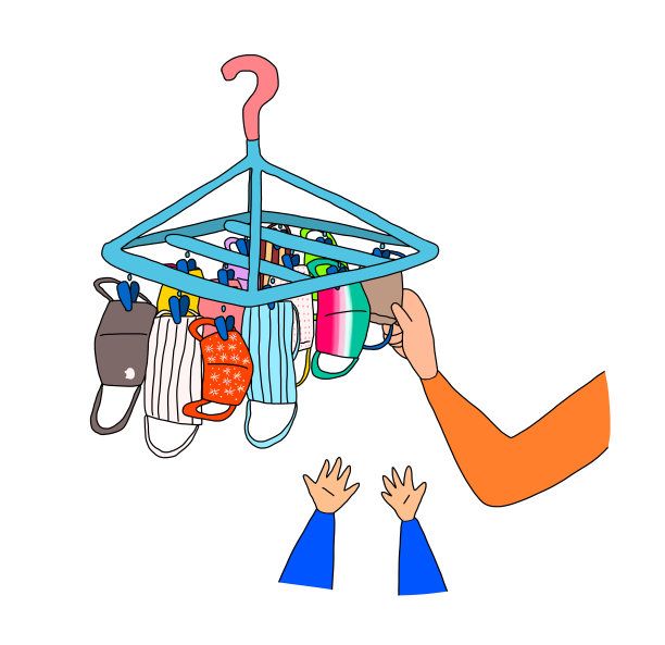 家长和孩子选择各种口罩和已清洗和干燥的口罩图片下载