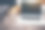 特写拍摄的笔记本电脑与空白拷贝空间屏幕为您的文本信息或内容。图片下载