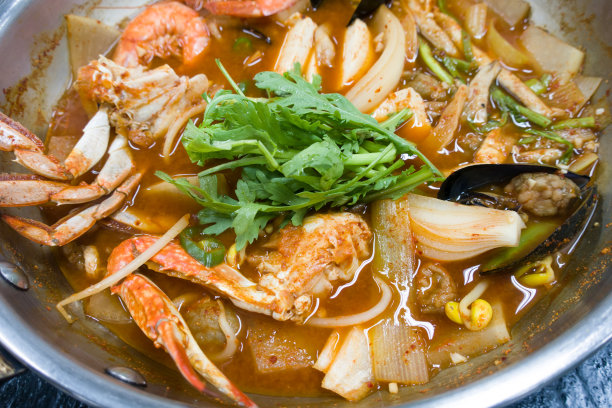 韩式辣什锦海鲜火锅炖菜图片下载