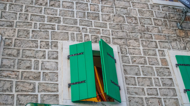 传统的黑山窗口图片下载