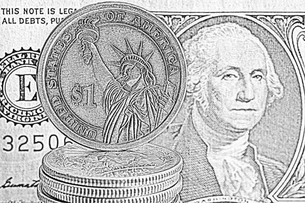 一个铅笔画程式化的形象1美元硬币的背景上的一个碎片的1美元纸币图片下载