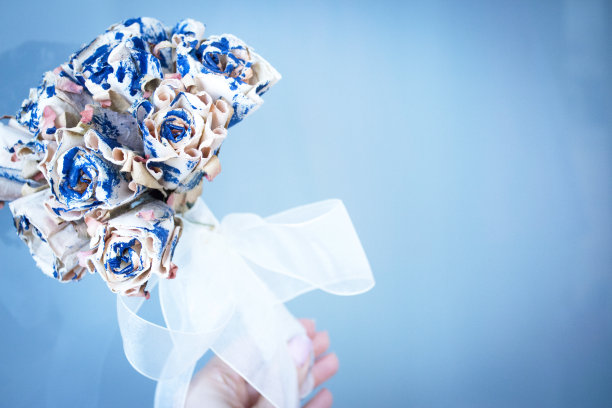 纸做的新娘花束。蓝色和米色。没有人图片下载