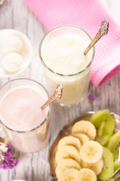 早餐是水果奥格特冰沙和新鲜水果图片下载