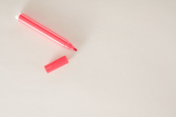 白色的毡尖笔图片下载