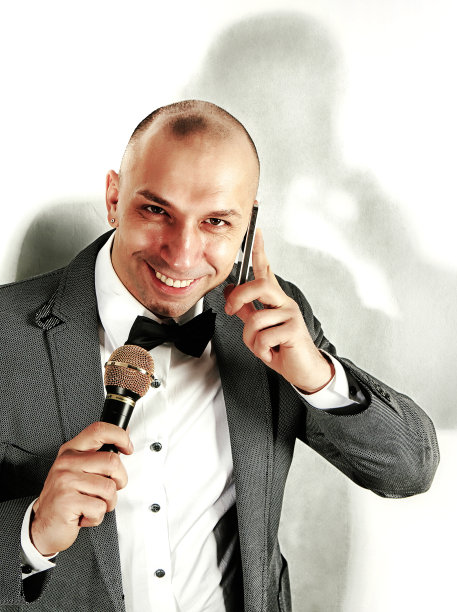 由一位商人制作，用电话和麦克风把镜头给看了图片下载