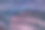 手握棕榈叶在霓虹下拍黑。简约复古风格的概念。背景图案设计。微距摄影的看法。图片下载