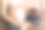 近距离的孕妇喜欢吃松脆的巧克力麦片球从碗放松在沙发上。孕期节食概念图片下载