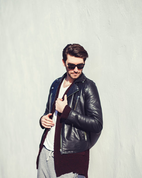 戴墨镜的帅哥图片下载